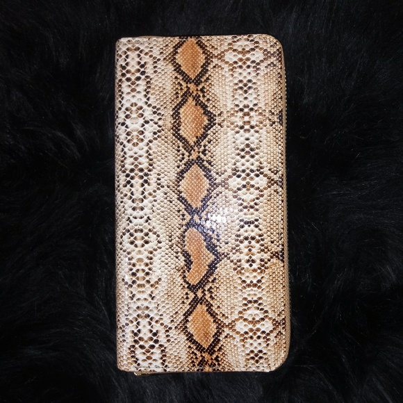 BROWN SNAKE SKIN SINGLE ZIPPER ORGANIZER WALLET - Picture 2 of 4